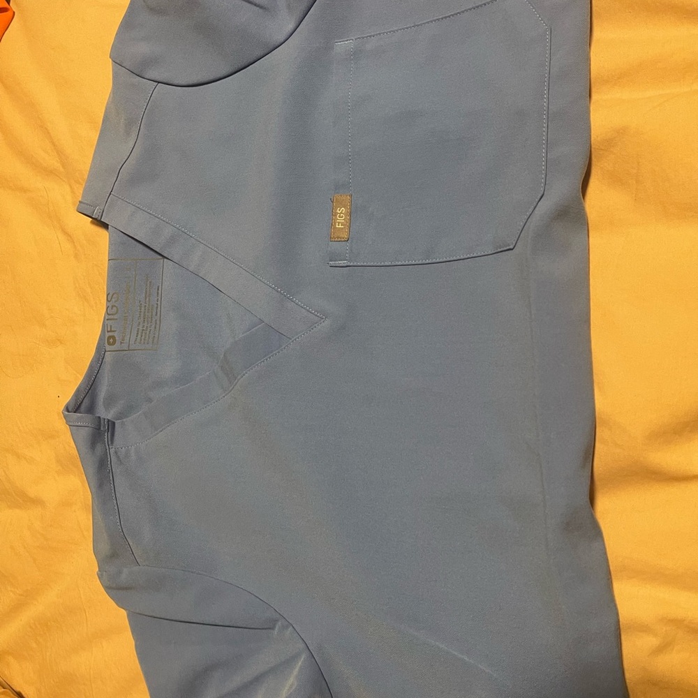 Ceil blue Catarina figs top